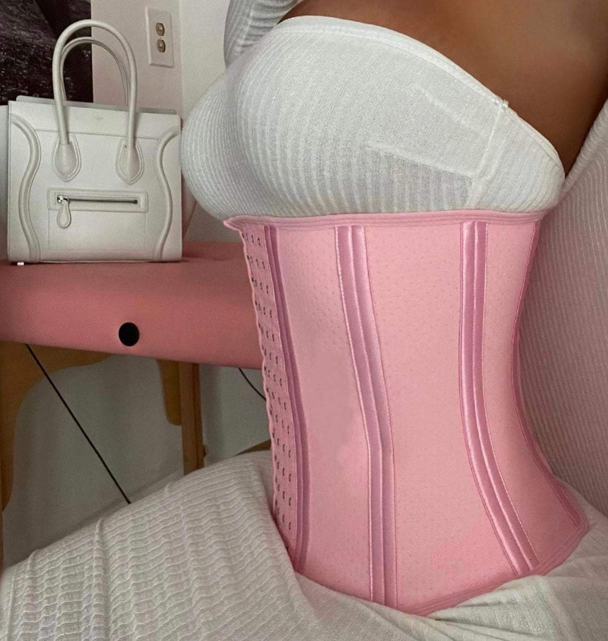 Black waist trainer specially designed to define your curves. The design of  this waistband reduces your high, medium and low abdomen. Shaped body  immediatly. – Barby's Boutique